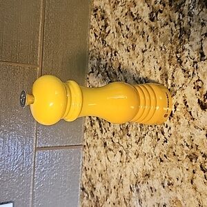 Le Creuset Yellow Grinder NWOT